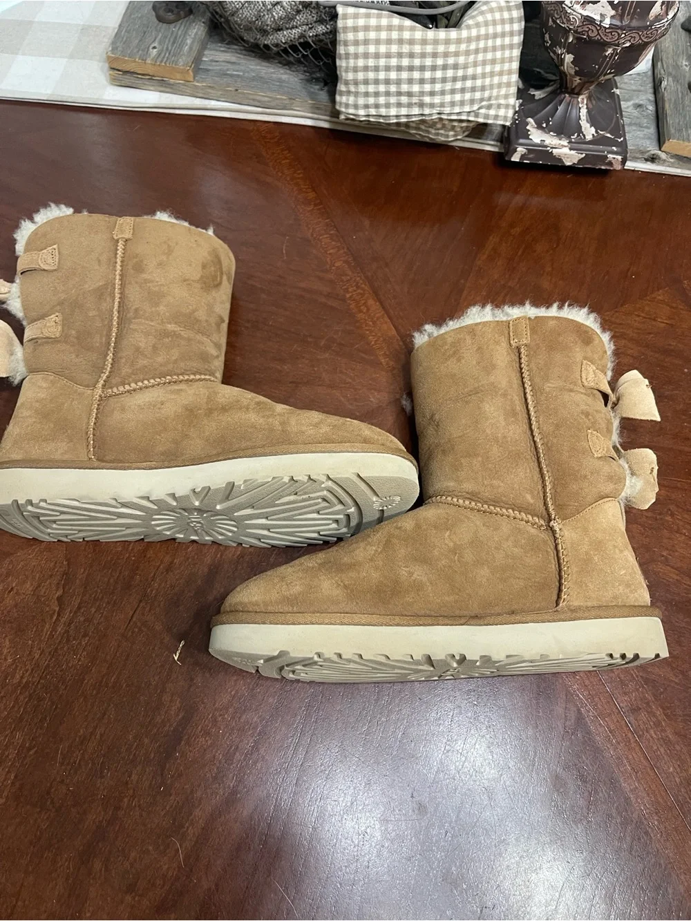 UGG AUSTRALIA Meilani Bow B Sheepskin Suede Boots 1012981